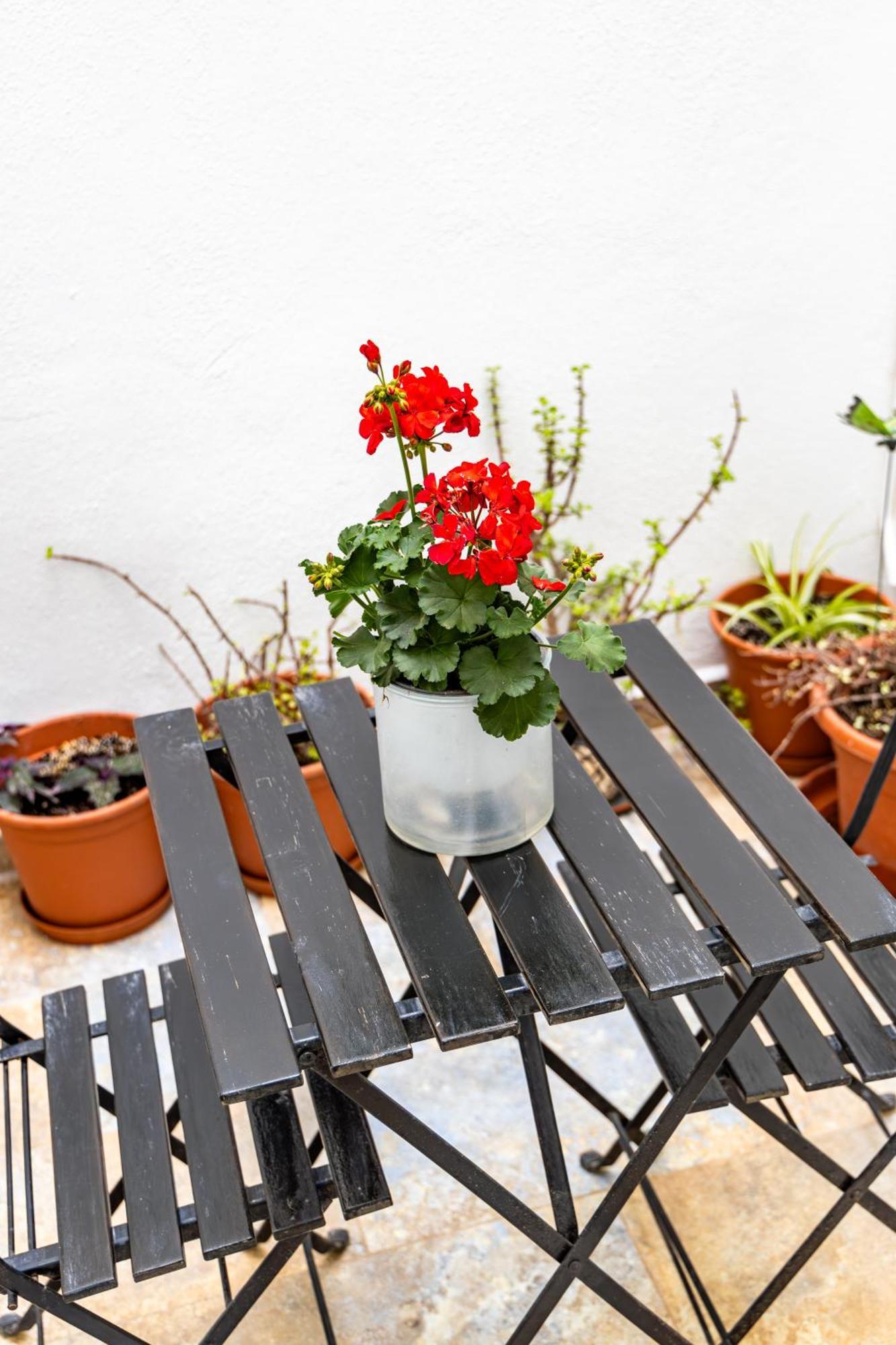 Traditional Maltese Styled 2Br Apartment With Large Maltese Balcony & Internal Yard - Located In The Heart Of Valletta - Maltese Capital City Esterno foto