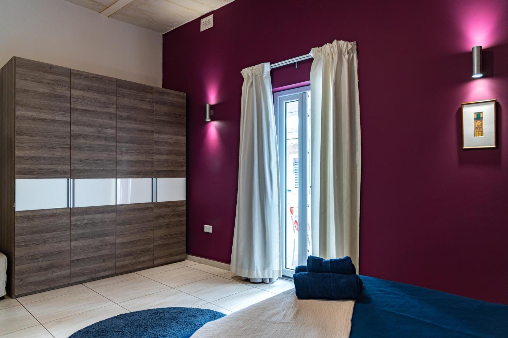 Traditional Maltese Styled 2Br Apartment With Large Maltese Balcony & Internal Yard - Located In The Heart Of Valletta - Maltese Capital City Esterno foto
